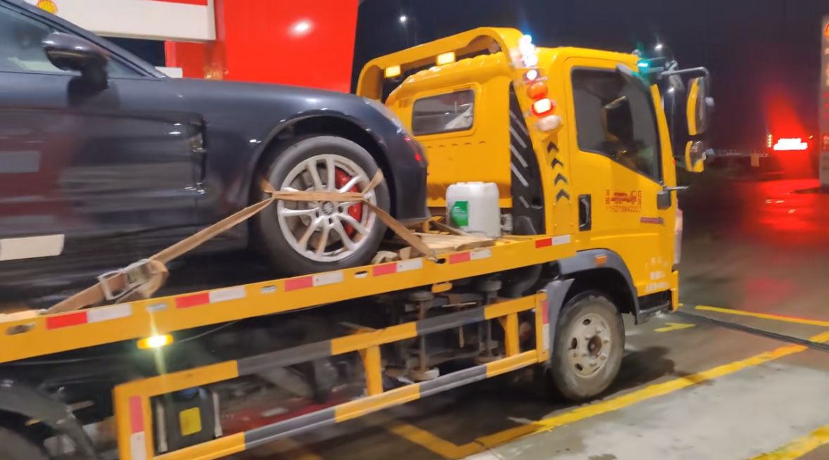 张掖行车途中遇到突发状况该如何呼叫道路救援？